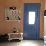 Chaihoutes Stone House And Into Olive Farm In Zia مزرعة للإقامة
