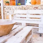 Chaihoutes Stone House And Into Olive Farm In Zia مزرعة للإقامة