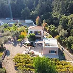 Lantgård Chaihoutes Stone House And Into Olive Farm In Zia *