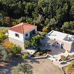 Chaihoutes Stone House And Into Olive Farm In Zia مزرعة للإقامة *
