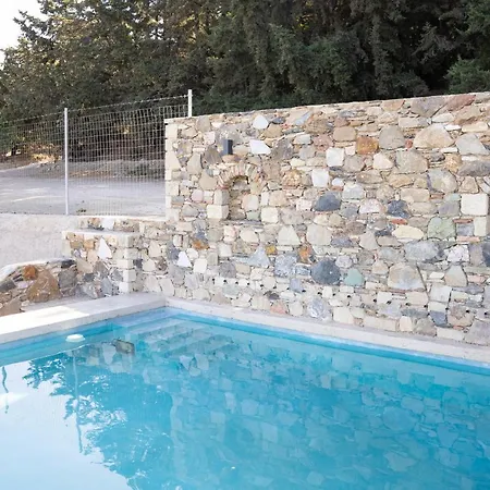 Chaihoutes Stone House And Into Olive Farm In Zia Séjour à la ferme Agios Dimitrios (Kos)