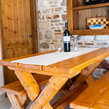 Chaihoutes Stone House And Into Olive Farm In Zia ファームステイ *