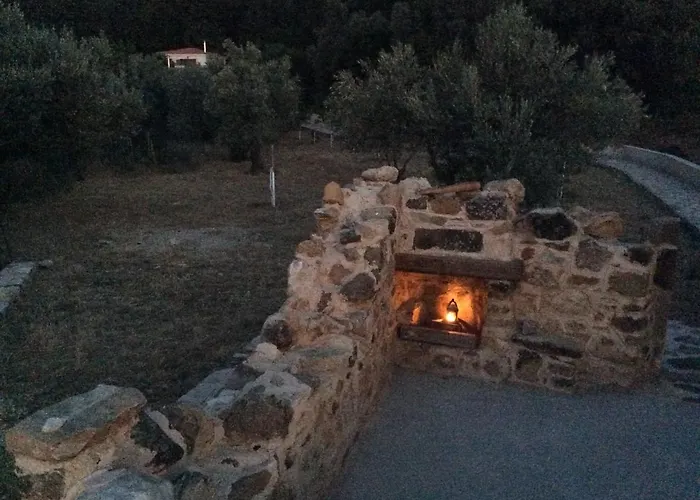 Chaihoutes Stone House And Into Olive Farm In Zia مزرعة للإقامة *
