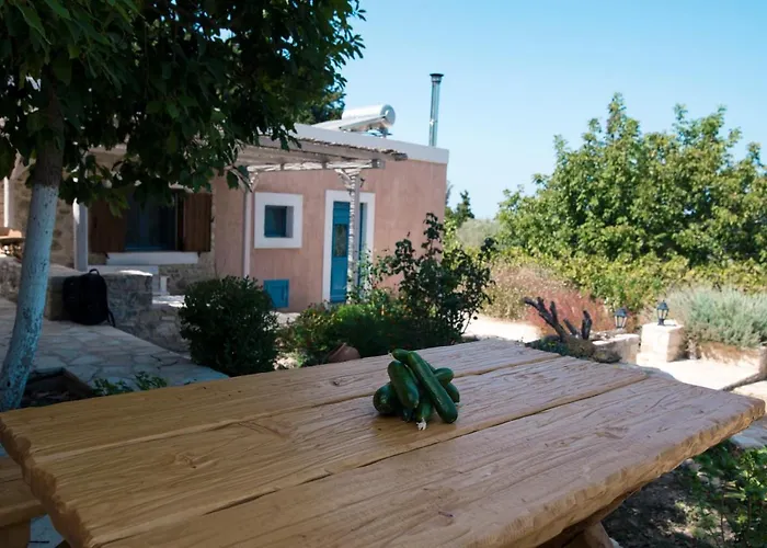 Farma Chaihoutes Stone House And Into Olive Farm In Zia