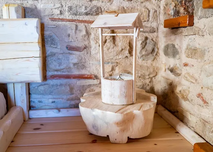 Chaihoutes Stone House And Into Olive Farm In Zia مزرعة للإقامة