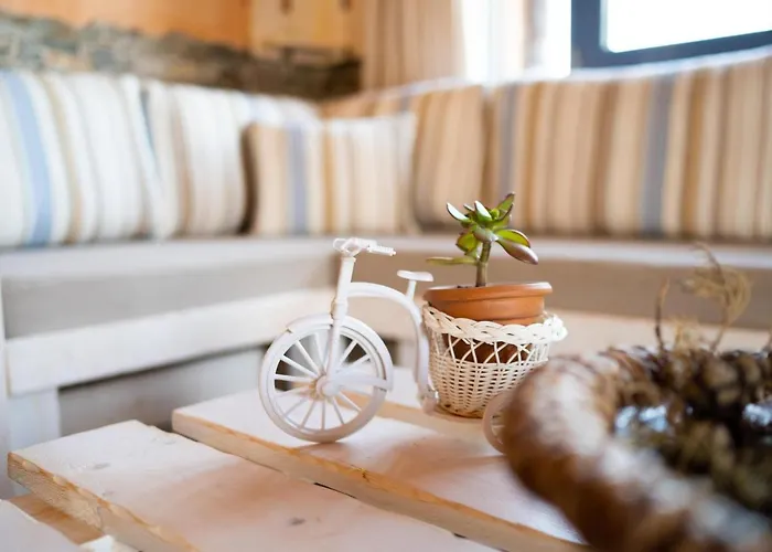Chaihoutes Stone House And Into Olive Farm In Zia 팜스테이 *