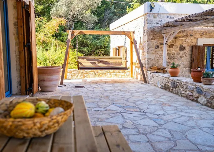 Chaihoutes Stone House And Into Olive Farm In Zia 팜스테이
