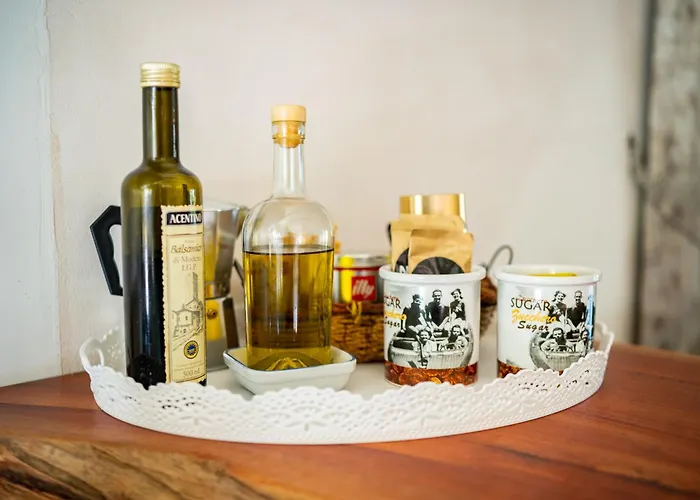 Chaihoutes Stone House And Into Olive Farm In Zia 팜스테이