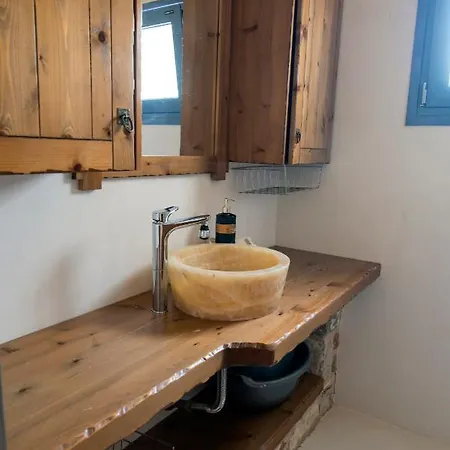 Chaihoutes Stone House Into Olive Farm In Zia Farm stay